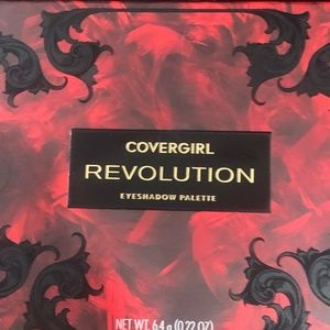 Cover Girl Revolution Palette 12 color kit with mirror  18.99$